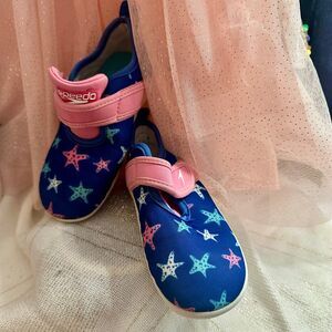 Speedo Water Shoes Girls Size L 9/10